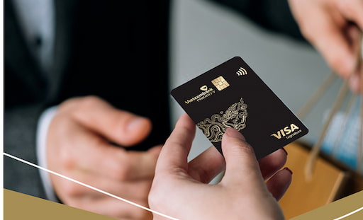 Nếu bạn có nhu cầu làm thẻ tín dụng Vietcombank, có thể đăng ký trực tiếp tại quầy giao dịch