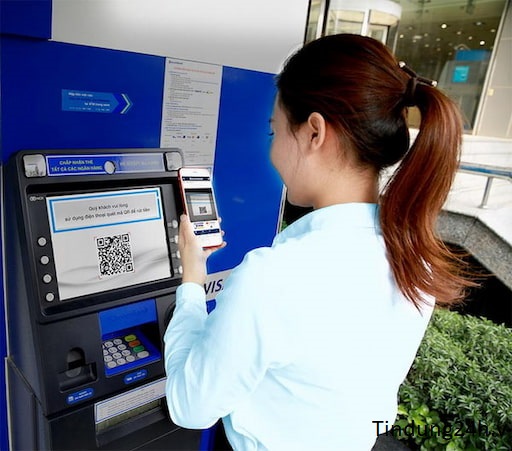 Quy Trình Rút Tiền Bằng Mã QR Nhanh Không Cần Thẻ Qua Cây ATM